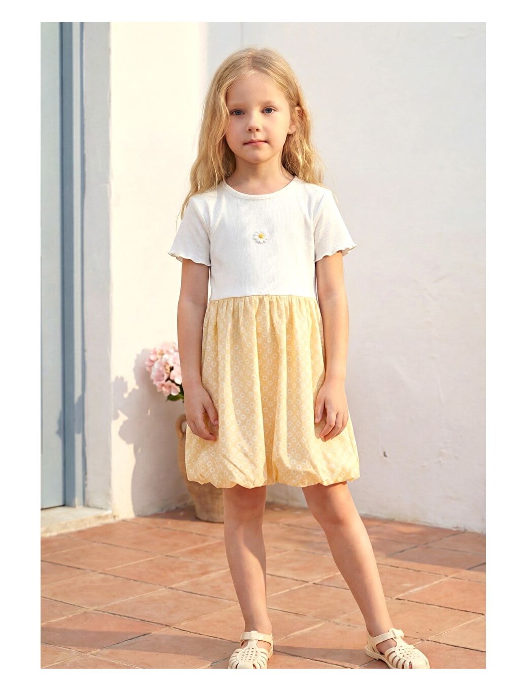 Kız Çocuk Pamuklu Ekru Sarı Papatya Detaylı Elbise - Desenli Balon Etekli-1