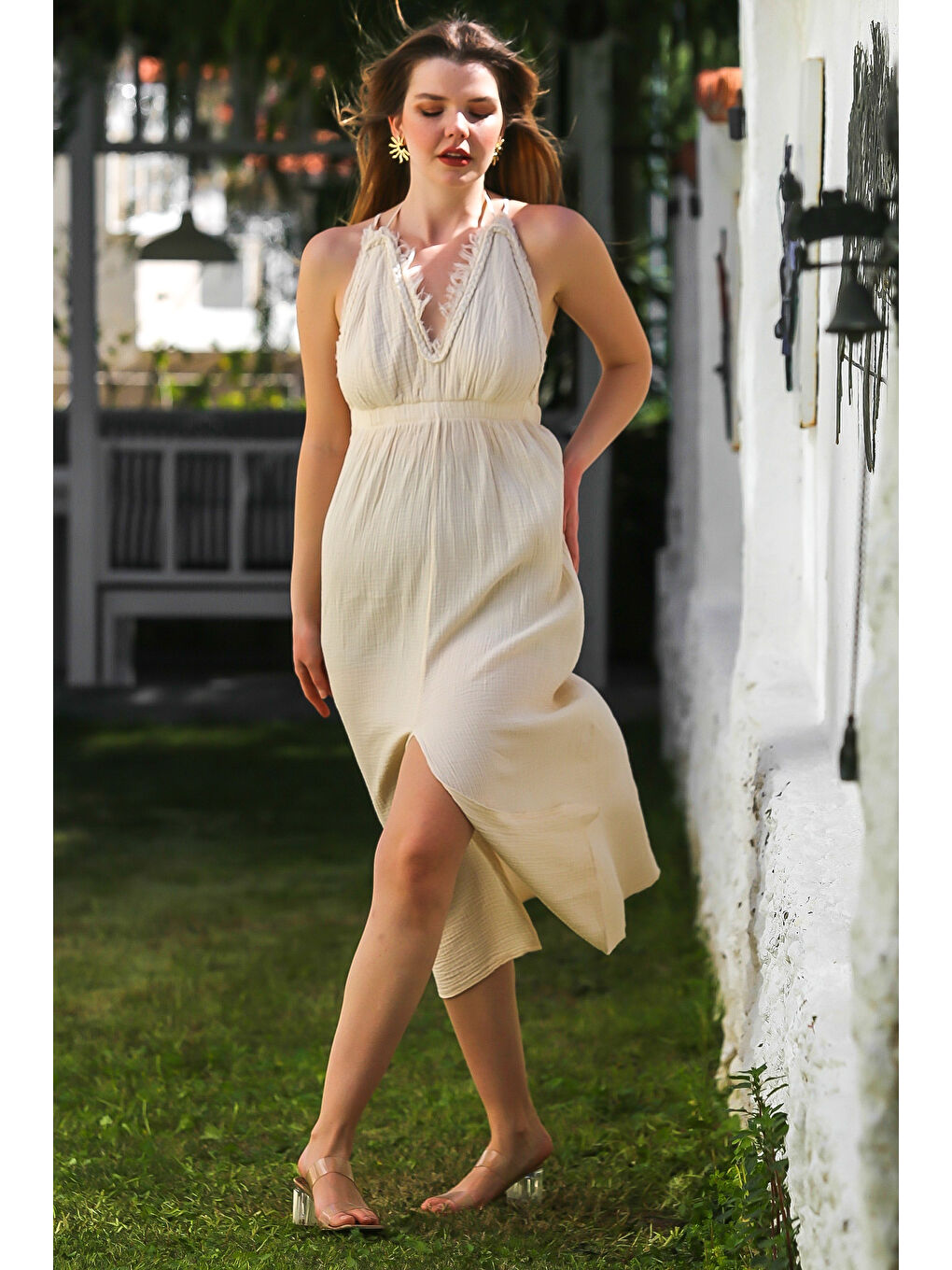 Ekru Krem V Yaka Askılı Yırtmaçlı Yıkamalı Ve Pis Dikişli Casual Müslin Uzun Dokuma Elbise 135 60-4