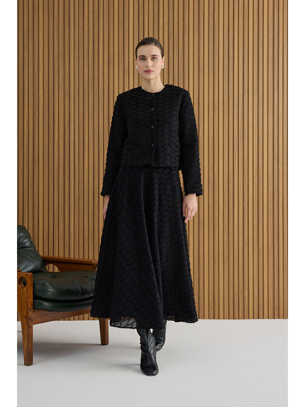 Siyah Püskül Dokulu Viscon Etek