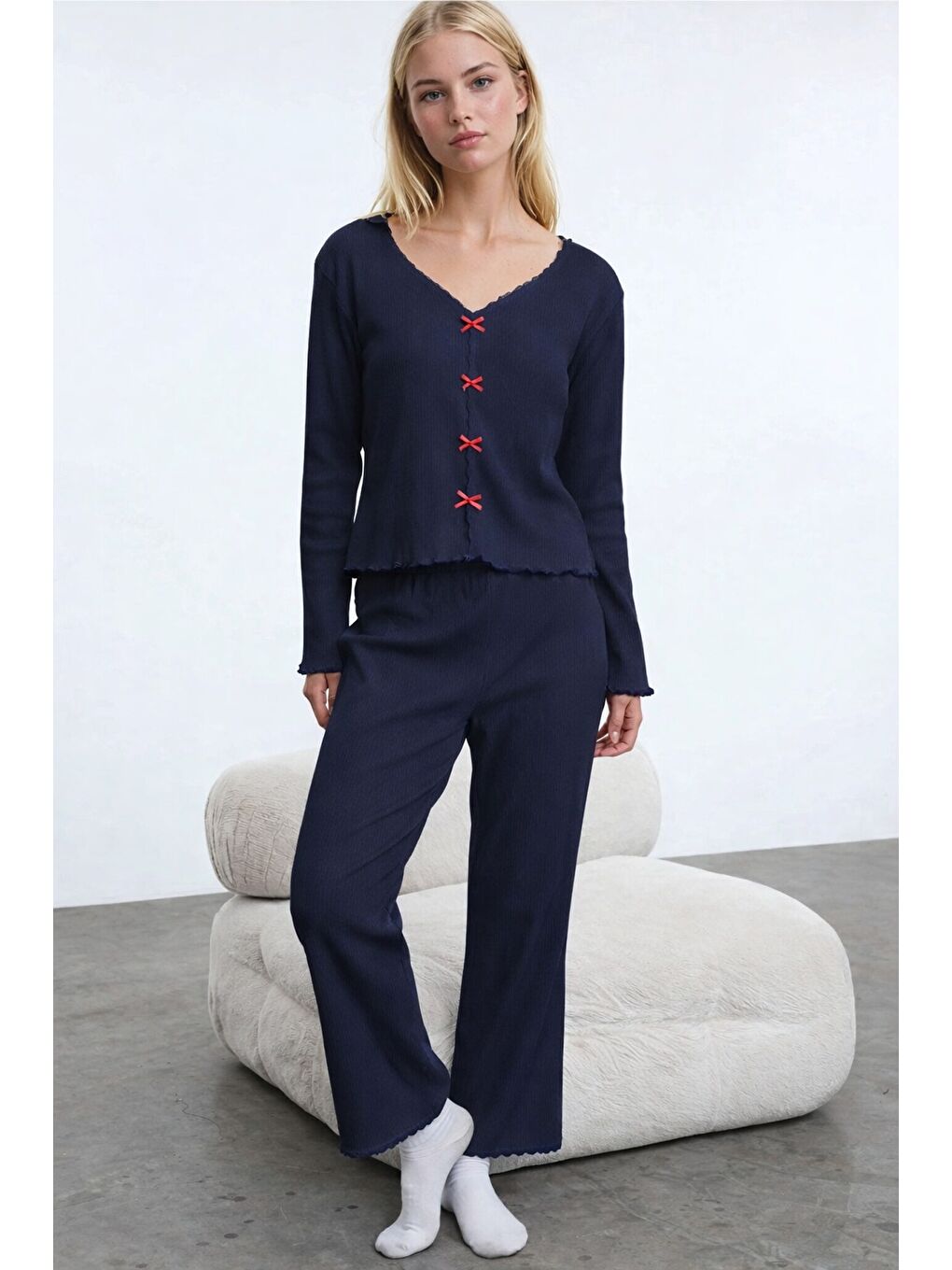 Lacivert Pamuklu Dantel ve Fiyonk Detaylı Fitilli Örme Pijama Takımı