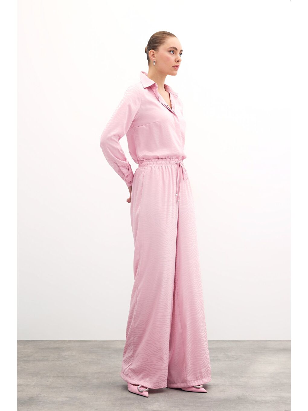 Pembe Zebra Desenli Salaş Pantolon - Pudra-3