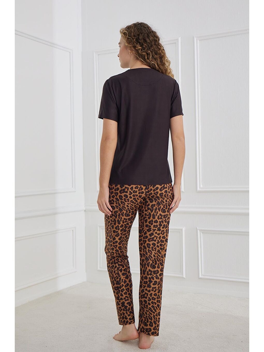 Kadın Leopar Desenli Bisiklet Yaka Pijama Takım | Siyah 30102-1287-2