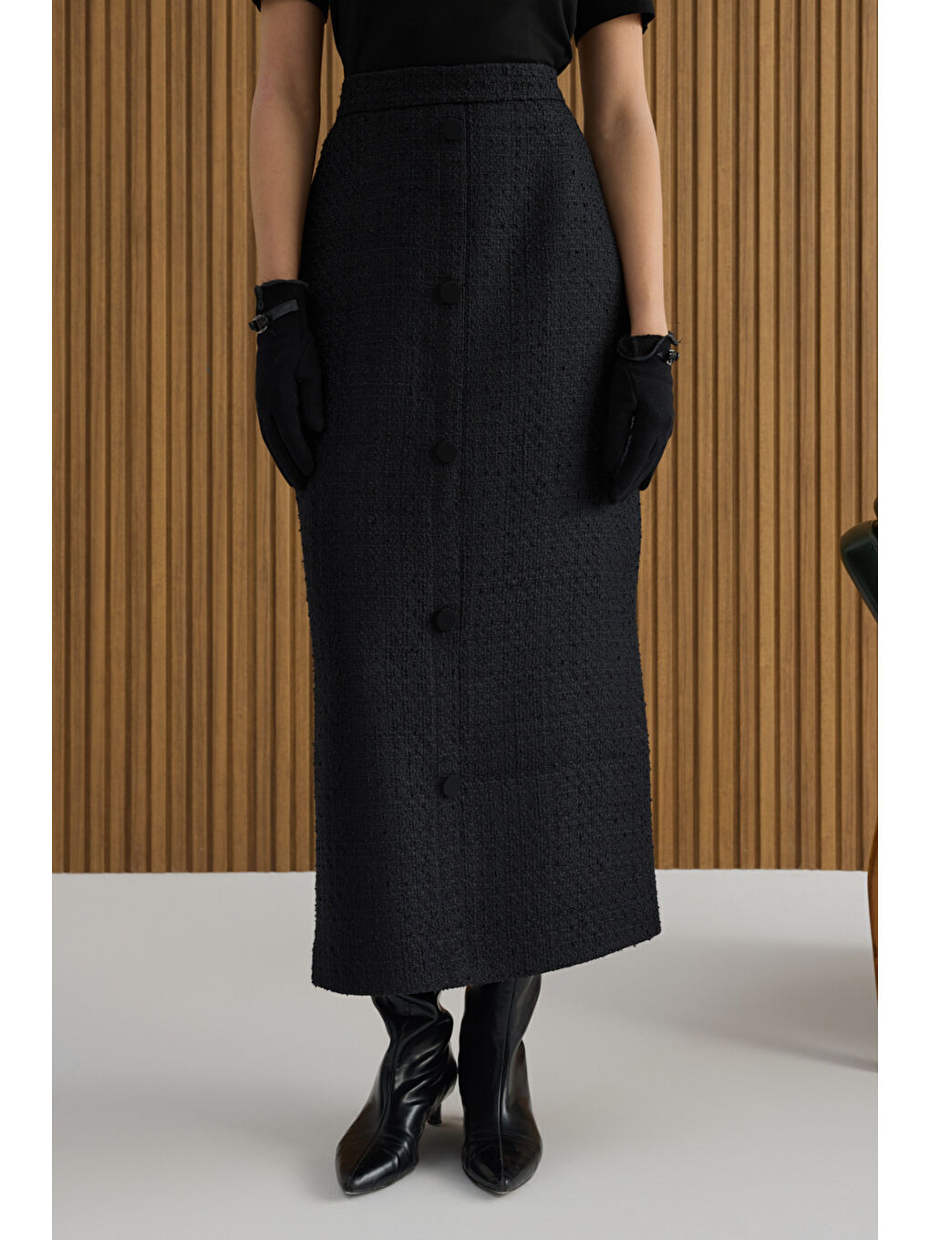 Siyah Önden Düğmeli Tweed Kumaş Etek-2