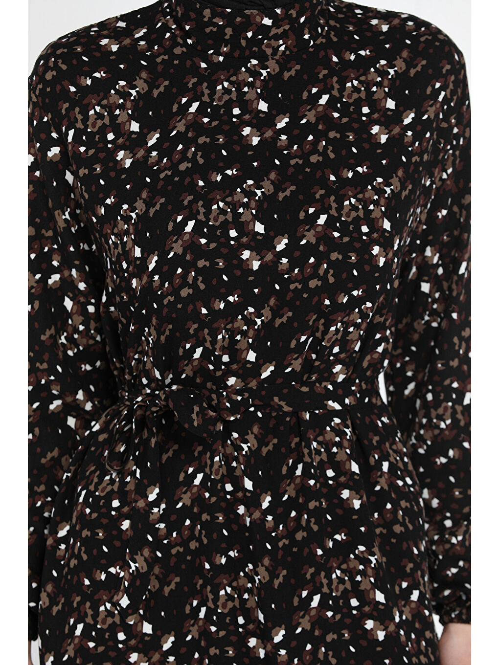 Siyah Bel Kuşaklı Desenli Viskon Tesettür Elbise-7