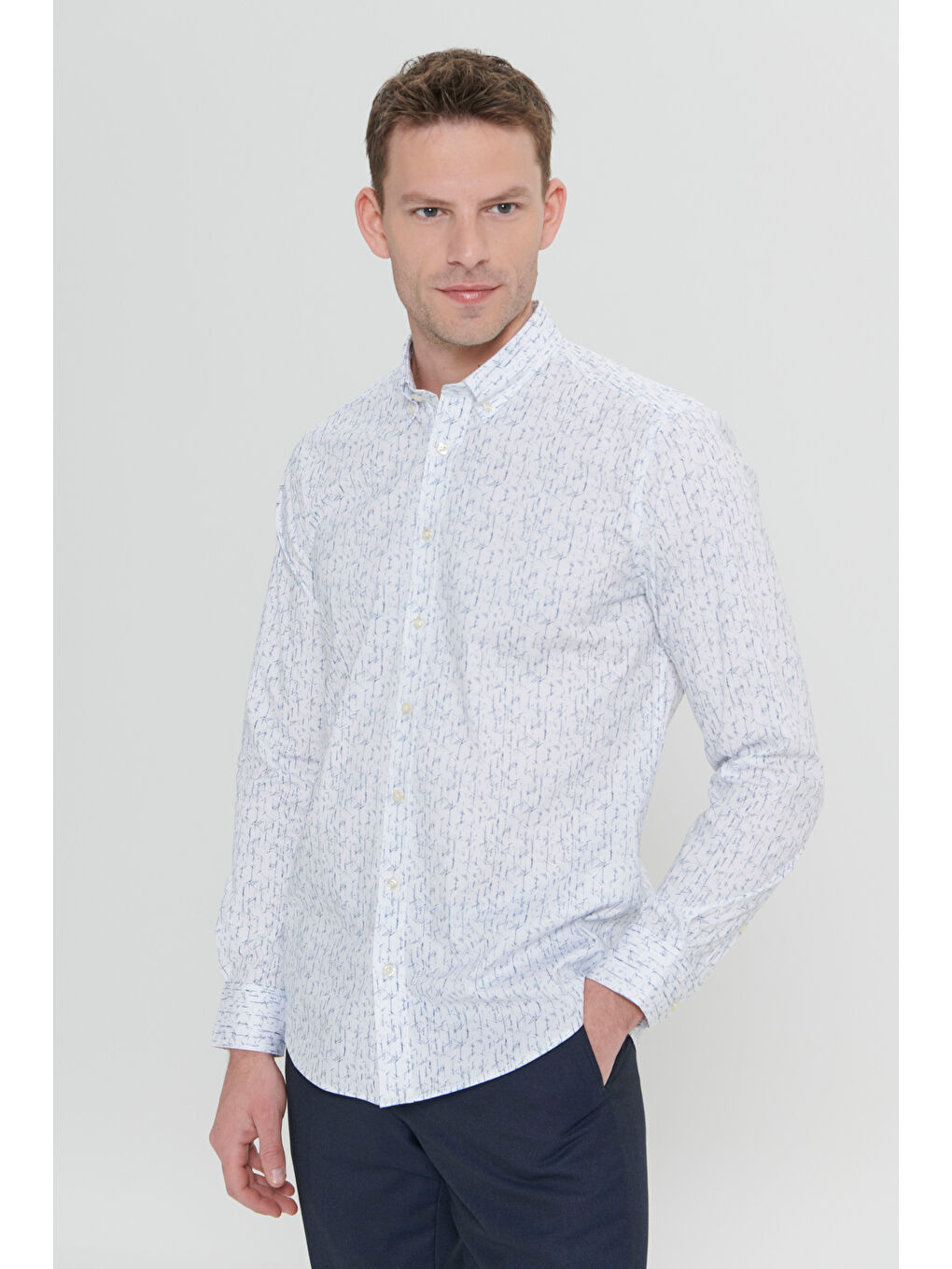 Erkek Beyaz-Lacivert Slim Fit Dar Kesim Klasik Yaka Pamuklu Armürlü Gömlek-3