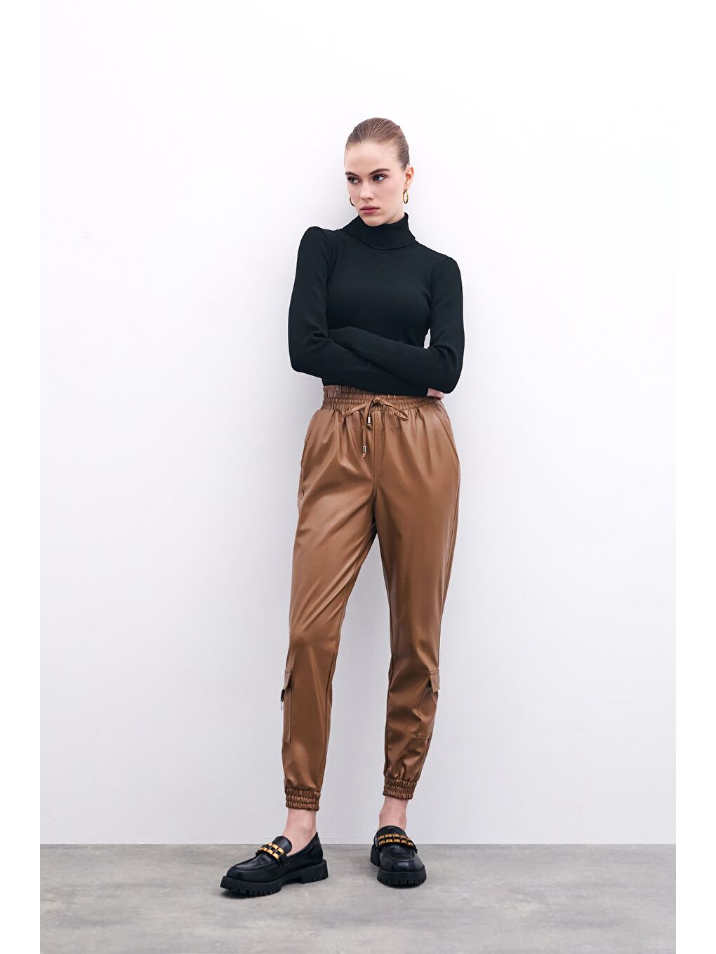 Bel Lastikli Deri Jogger Pantolon - Bej-2