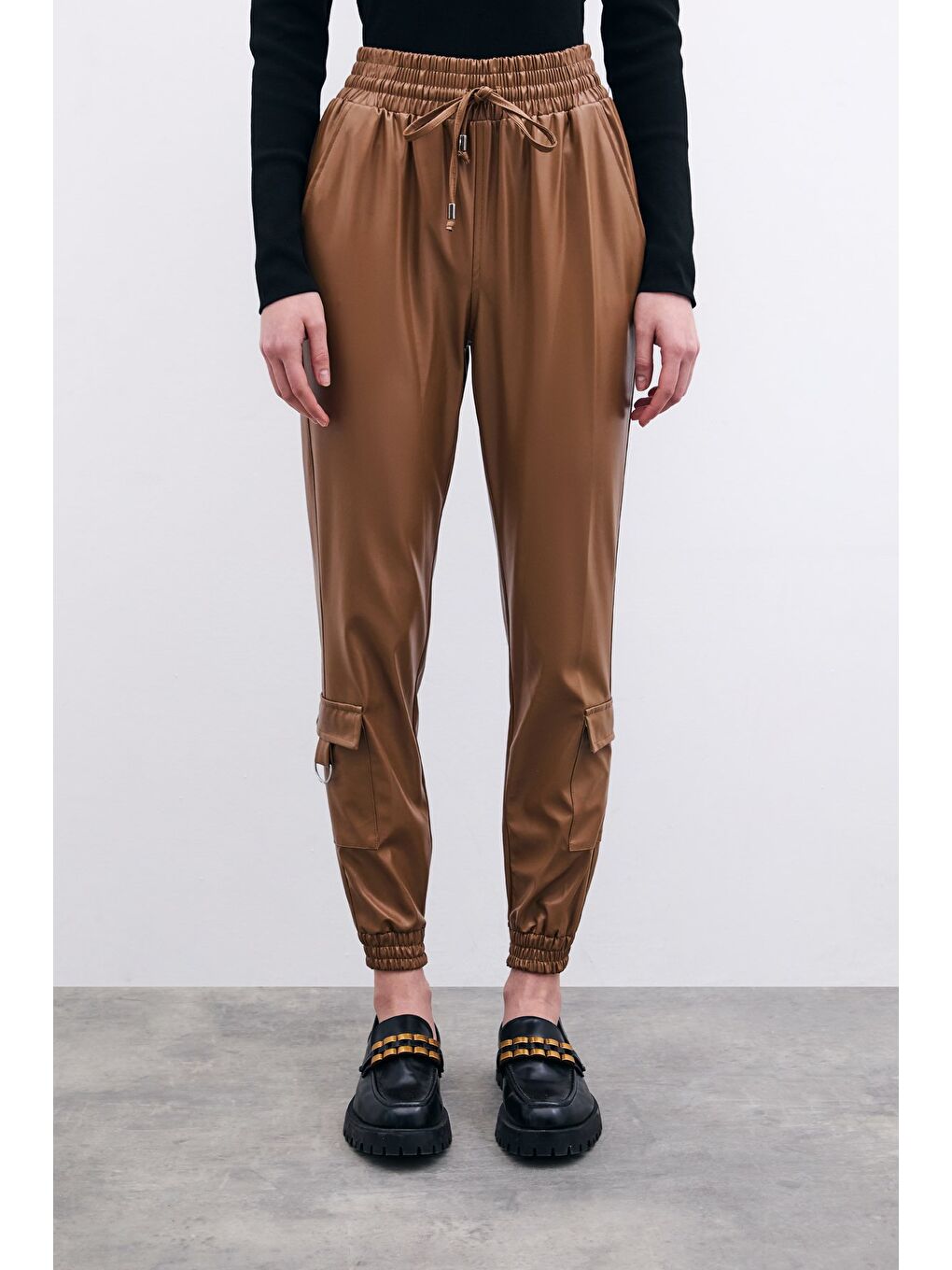 Bel Lastikli Deri Jogger Pantolon - Bej-3