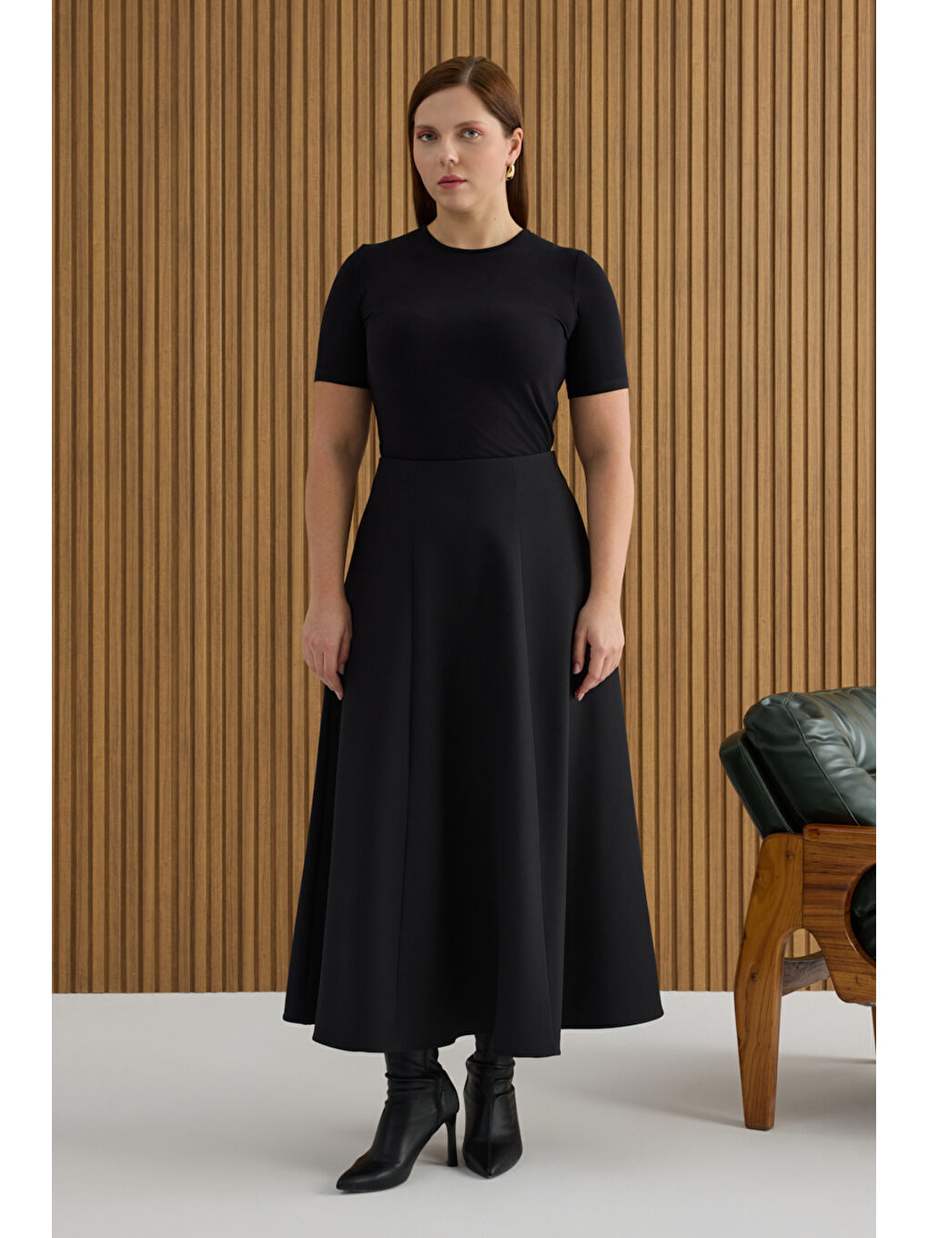 Siyah Kuplu Kloş Etek