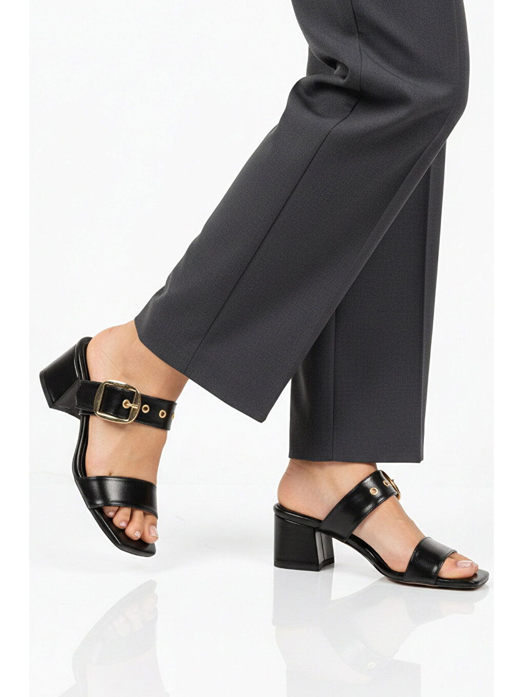 Siyah Çift Bantlı Kadın Topuklu Terlik 318139 Z-2