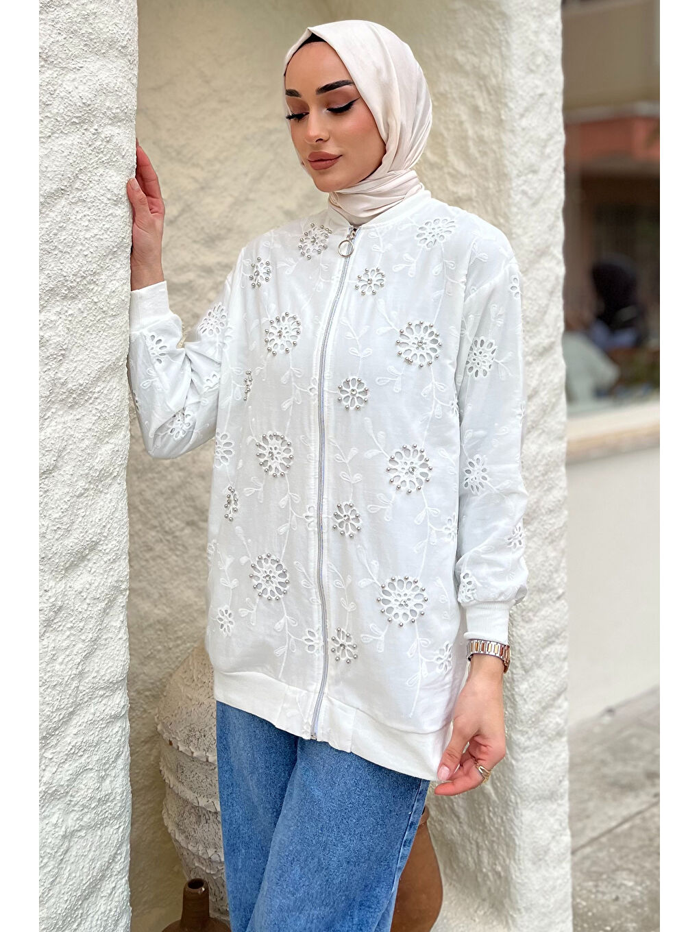 Ekru Kadın İnci İşlemeli Fistolu Tesettür Ceket-2