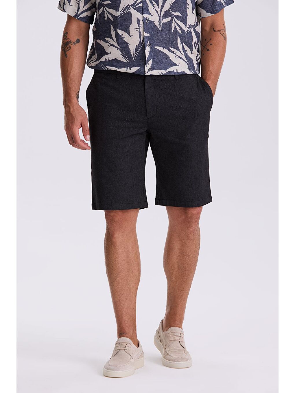 Siyah Comfort Fit Keten Dokulu Rahat Kesim Pamuklu Şort