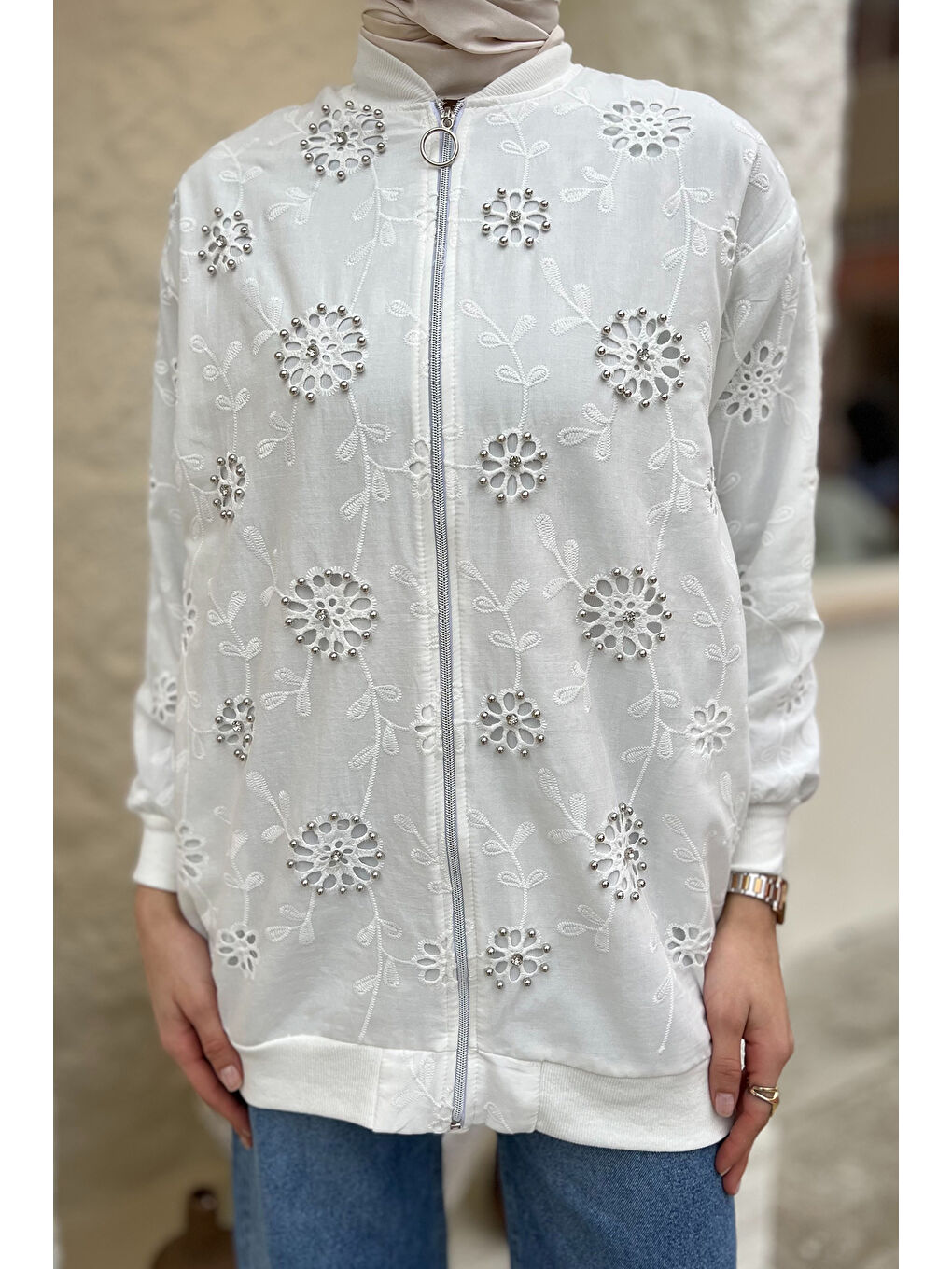 Ekru Kadın İnci İşlemeli Fistolu Tesettür Ceket-4