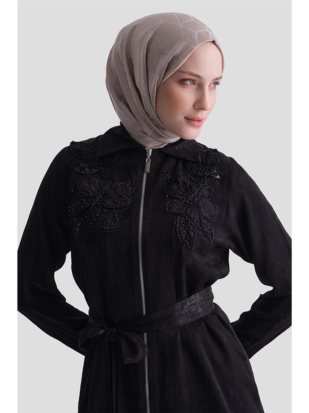 Nakış Detaylı Ceketli Takım Siyah-3