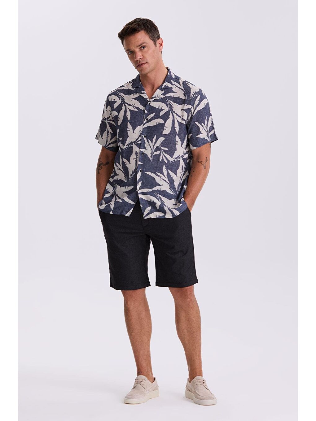 Siyah Comfort Fit Keten Dokulu Rahat Kesim Pamuklu Şort-1