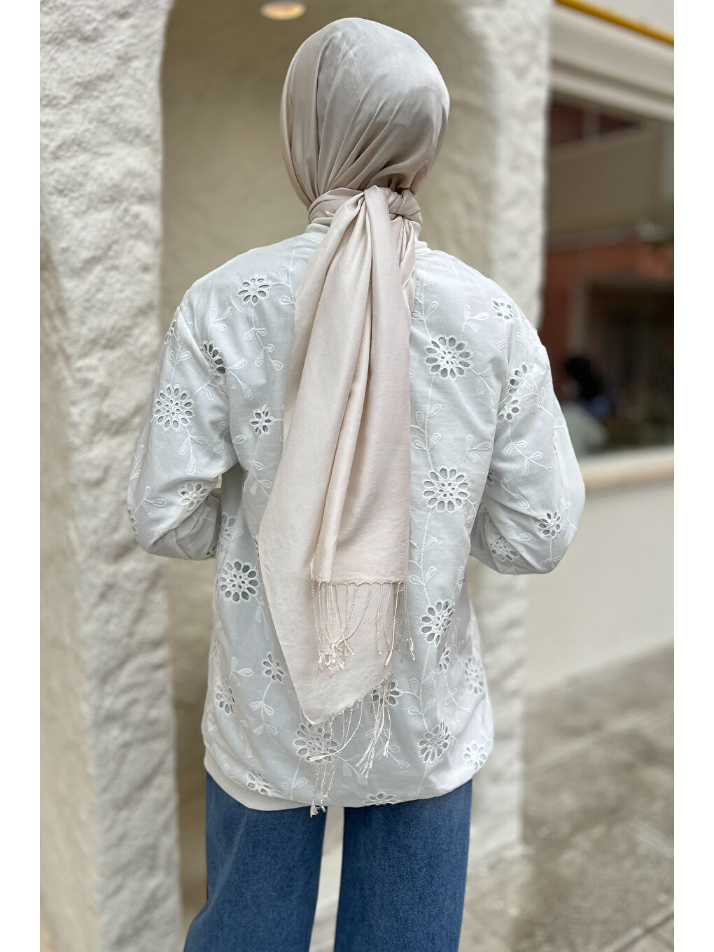 Ekru Kadın İnci İşlemeli Fistolu Tesettür Ceket-6
