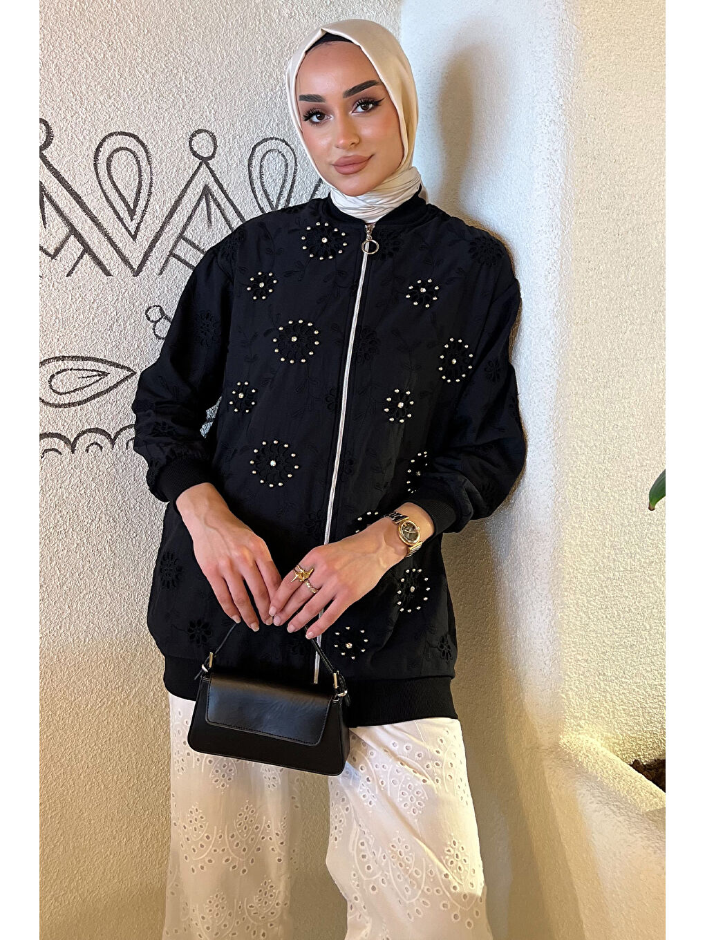 Siyah Kadın İnci İşlemeli Fistolu Tesettür Ceket-1