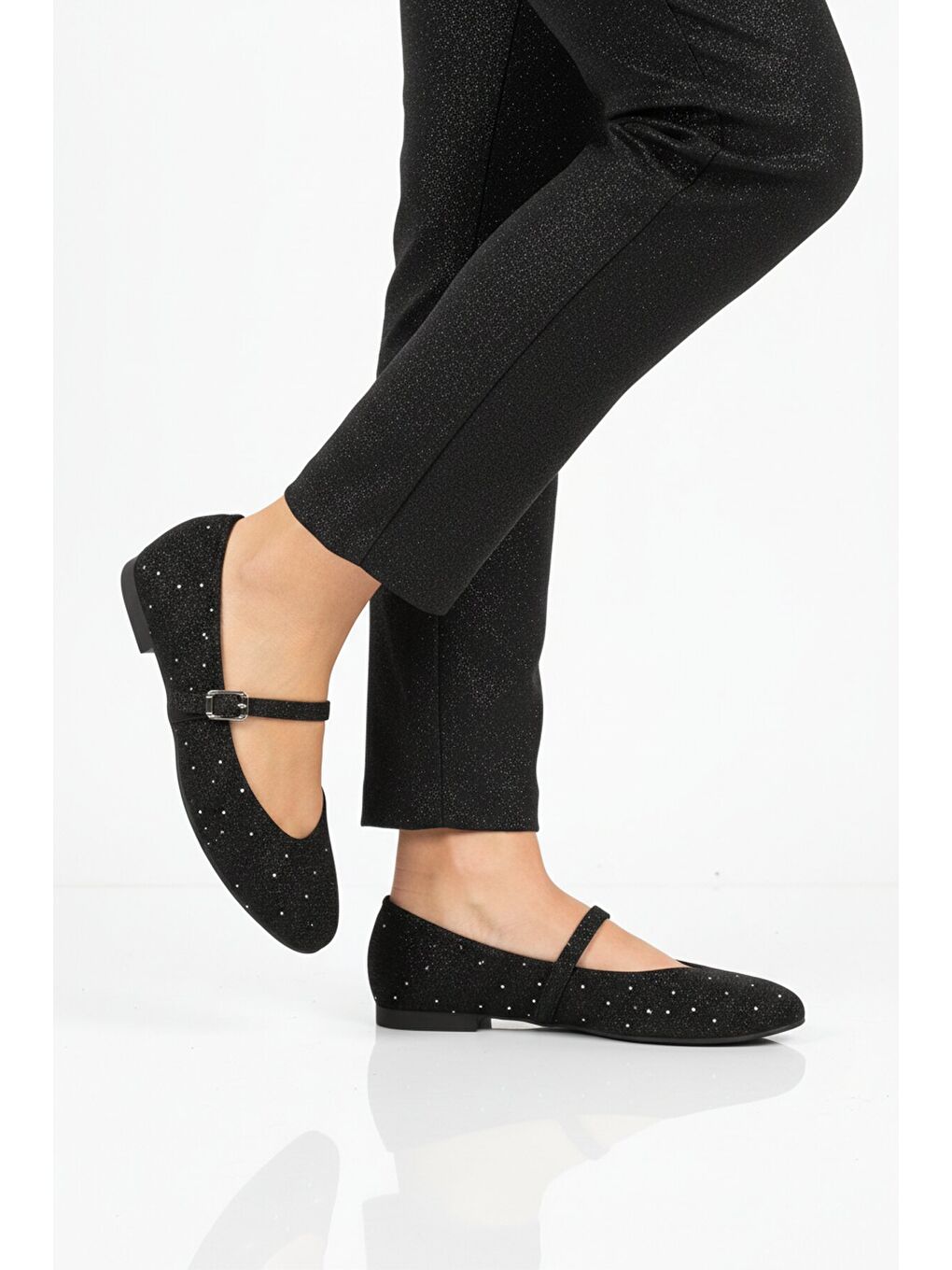 Siyah Hafif Esnek Taş İşlemeli Kadın Babet Ayakkabı 666158 Z