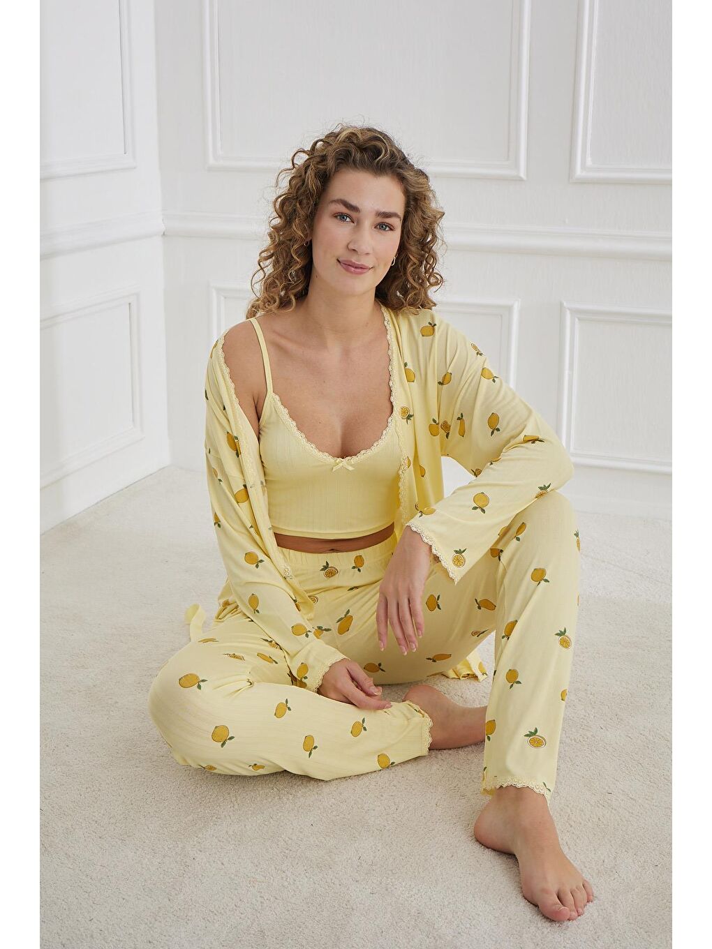 Kadın Desenli İp Askılı Sabahlıklı 3'Lü Pijama Takım | Sarı  80710-856-1