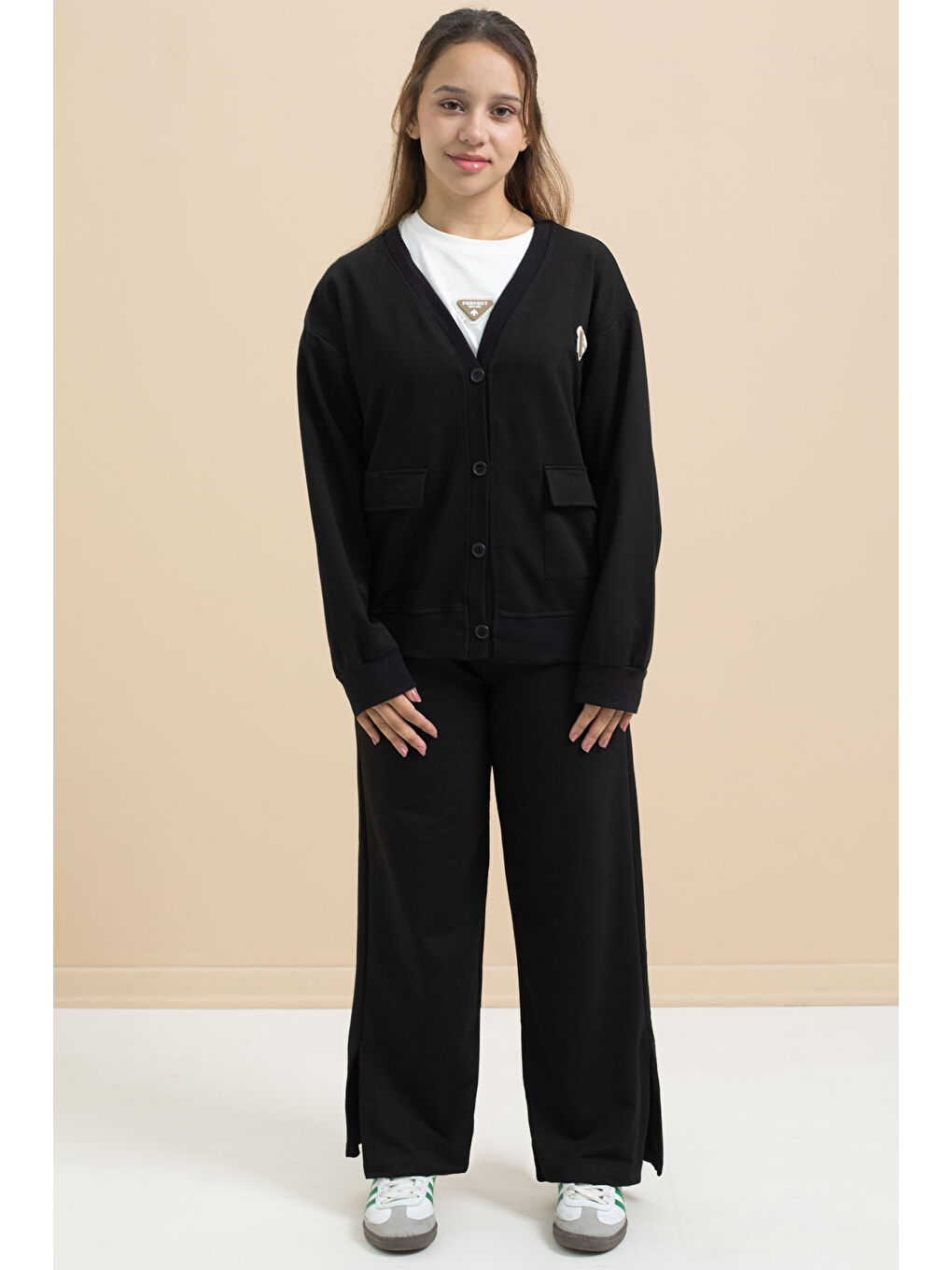 Siyah Logo Detaylı Düğmeli Hırkalı kız Çocuk Yırtmaçlı 3'lü Atl-Üst Takım 21374