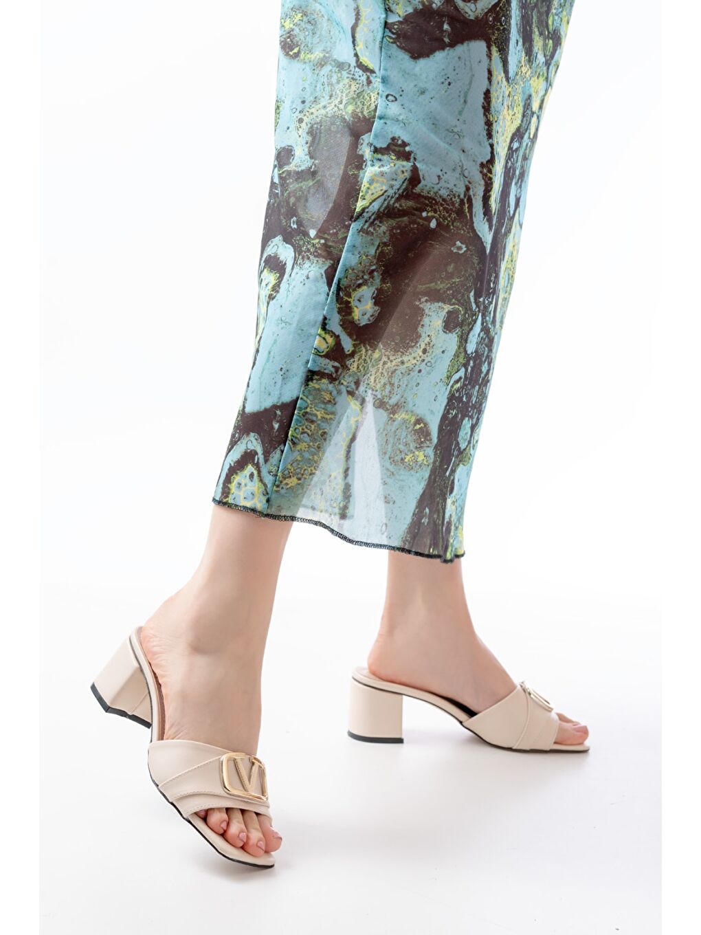 Kadın Bonita Bej Cilt Topuklu Terlik-2