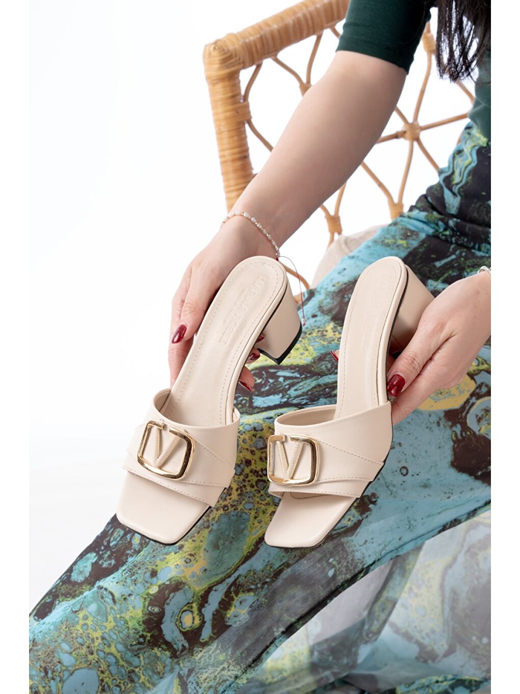 Kadın Bonita Bej Cilt Topuklu Terlik-3