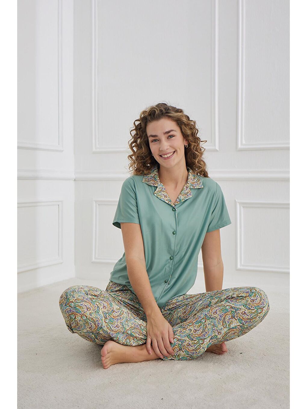 Yeşil Kadın Polo Yaka Şal Desenli Önden Düğmeli Pijama Takımı | Mint 30101-1278-1