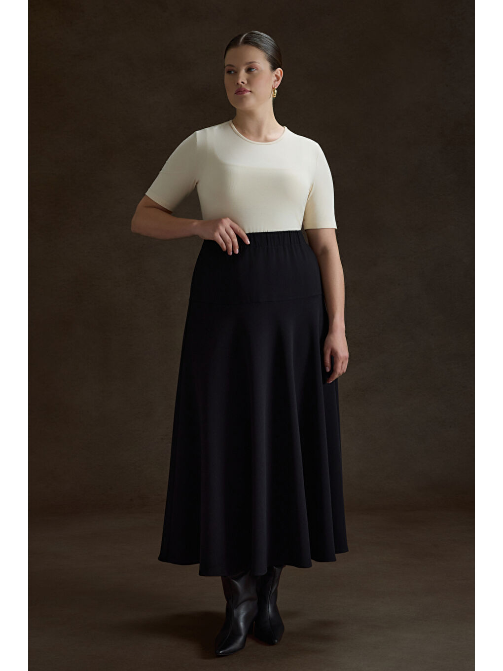 Siyah Beli Lastikli Etek