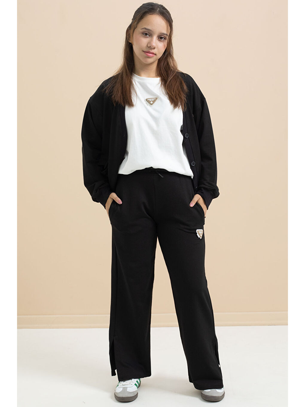 Siyah Logo Detaylı Düğmeli Hırkalı kız Çocuk Yırtmaçlı 3'lü Atl-Üst Takım 21374-2