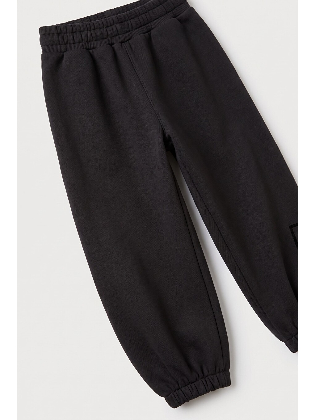 Çocuk Figürlü Siyah Sweatshirt Ve Eşofman Altı Takımı-3