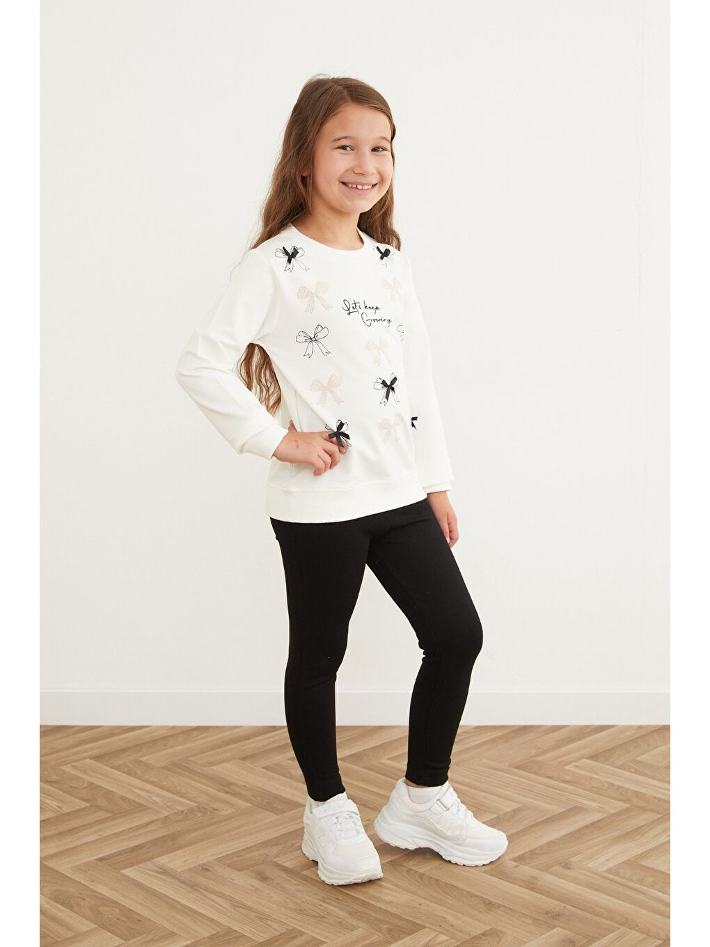 Ekru Kurdele Baskılı Bisiklet Yaka Kız Çocuk Sweatshirt-1