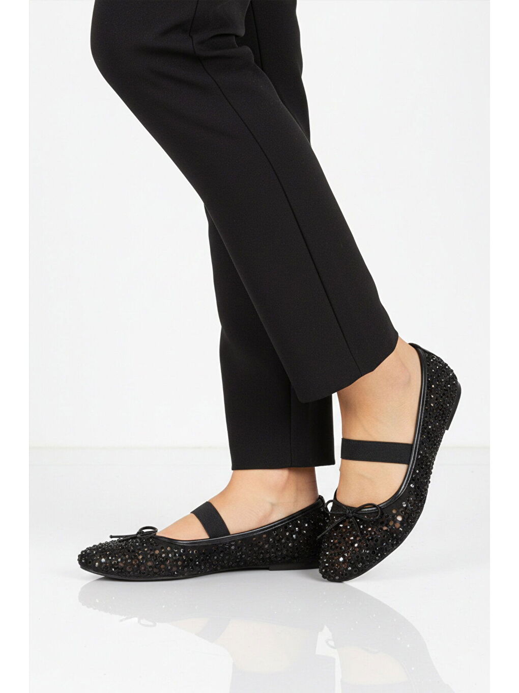 Siyah Geniş Kalıp Hafif Esnek Kadın Taş İşlemeli Babet 681149 Z