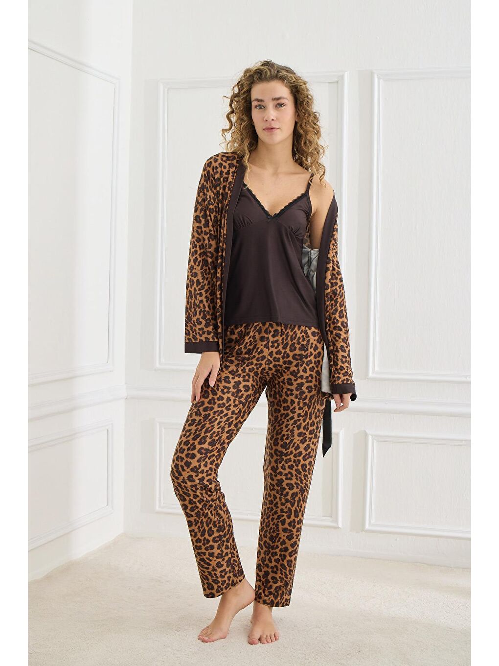 Kadın Leopar Desen İp Askılı Sabahlıklı 3'Lü Pijama Takım | Siyah 30201-951