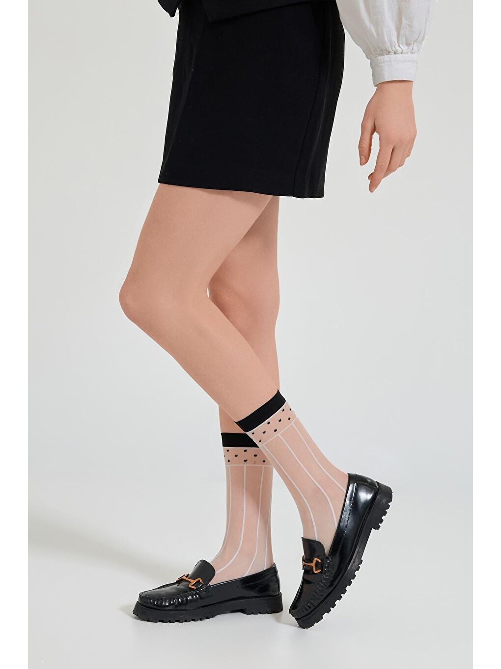 Kadın Puantiyeli İnce Soket Çorap Siyah-Beyaz-1