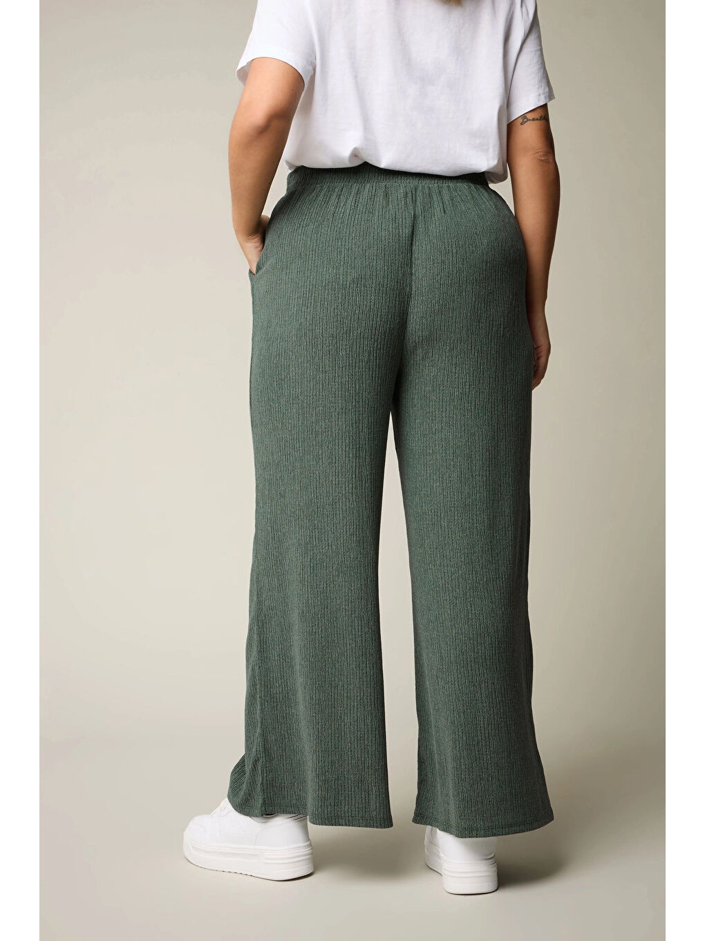 Yeşil Büyük Beden Beli Lastikli Bol Paça Cepli Pantolon 304010-4