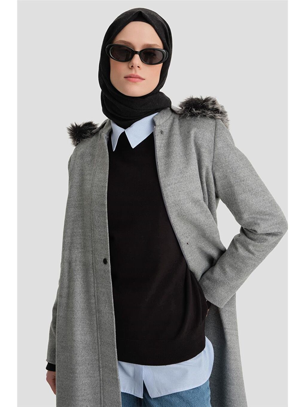 Kapüşonu Kürklü Kaban 24K7616 Gri-1