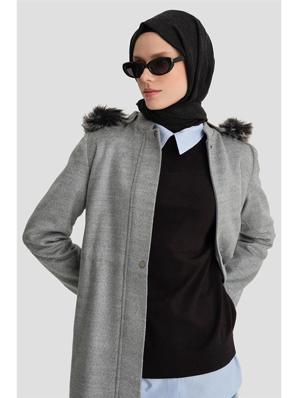 Kapüşonu Kürklü Kaban 24K7616 Gri-2