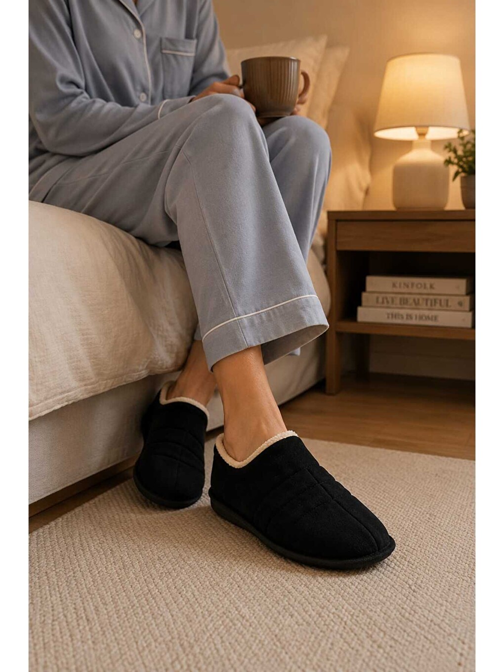Siyah Unisex, Kapitone Dikişli, İçi Kürklü, Süet Ev Terliği, Sıcak Tutan Panduf-3
