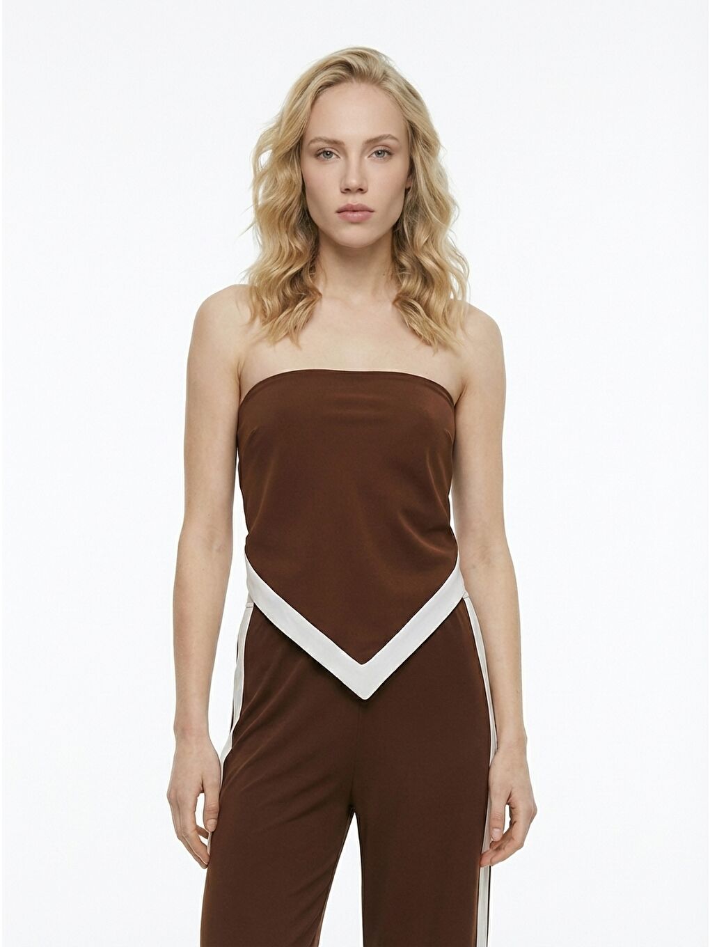 Sırtı Gipeli Straplez Crop Bluz Kahverengi