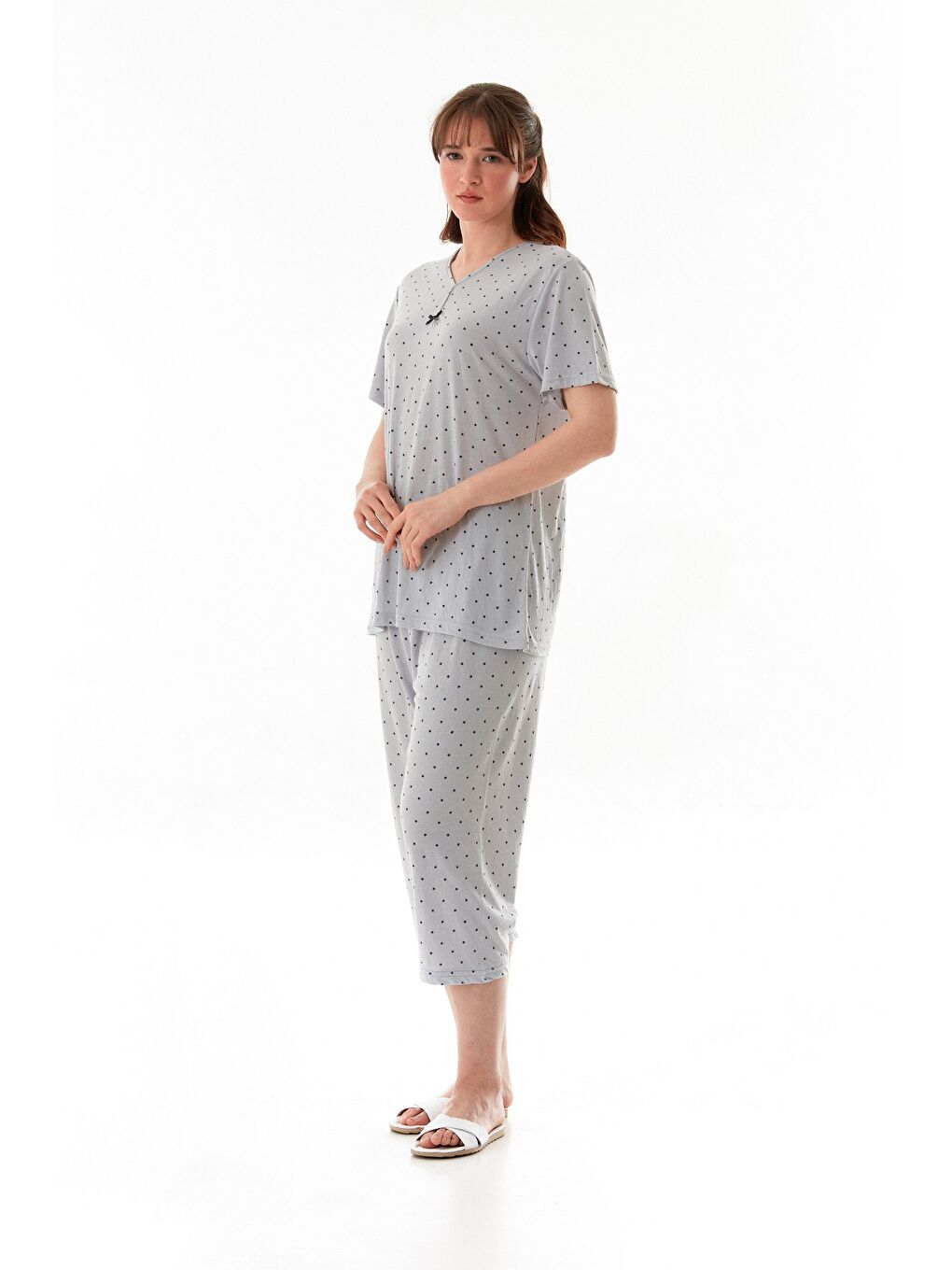 Gri Yıldız Desenli Kısa Kol Büyük Beden Kapri Pijama Takımı-2