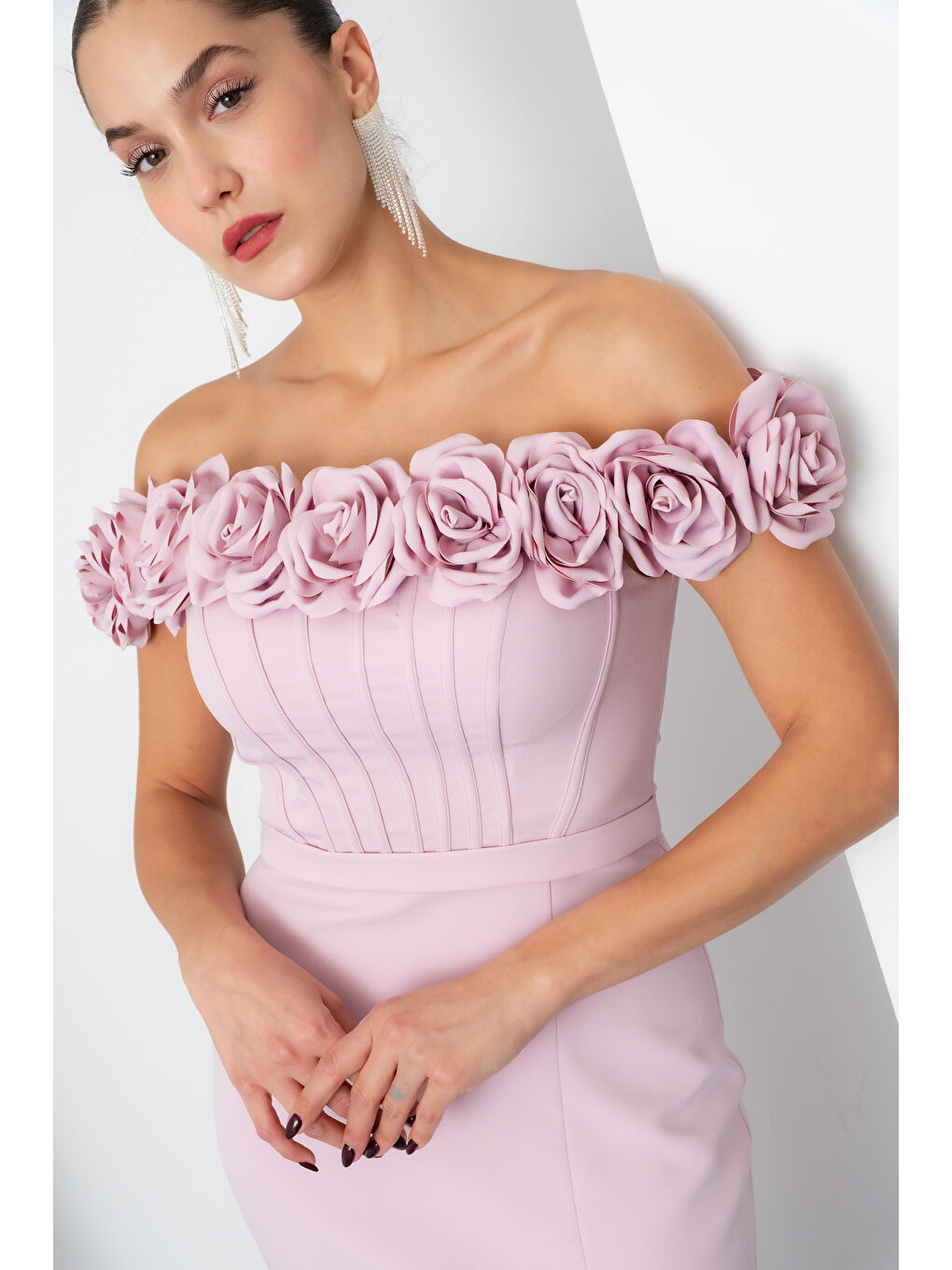 Pembe Kadın Pudra Çiçek Detay Yırtmaçlı Uzun Abiye Elbise-3