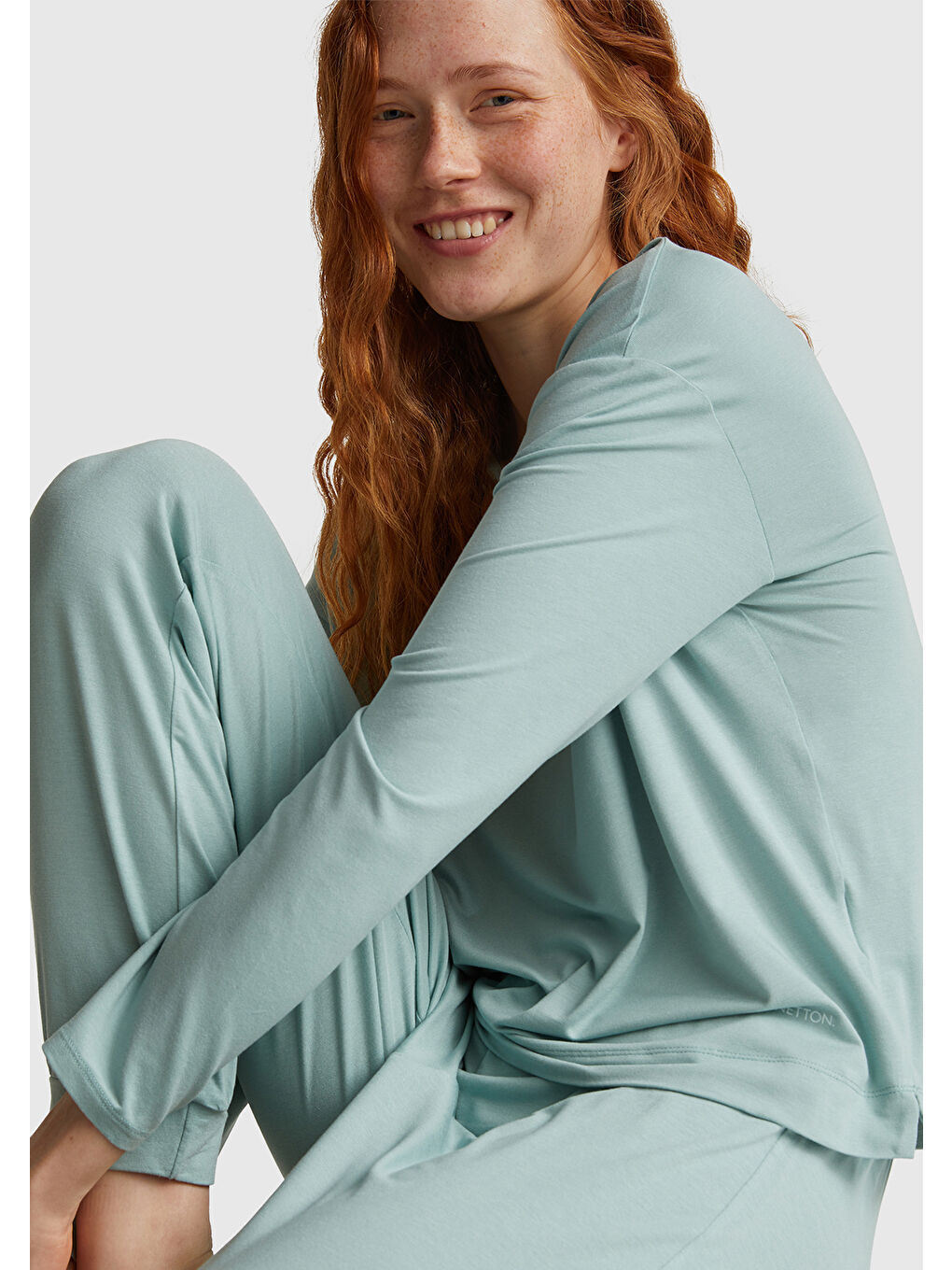 Kadın Açık Yeşil Modal Karışımlı Yırtmaçlı Bisiklet Yaka Pijama Üstü-5