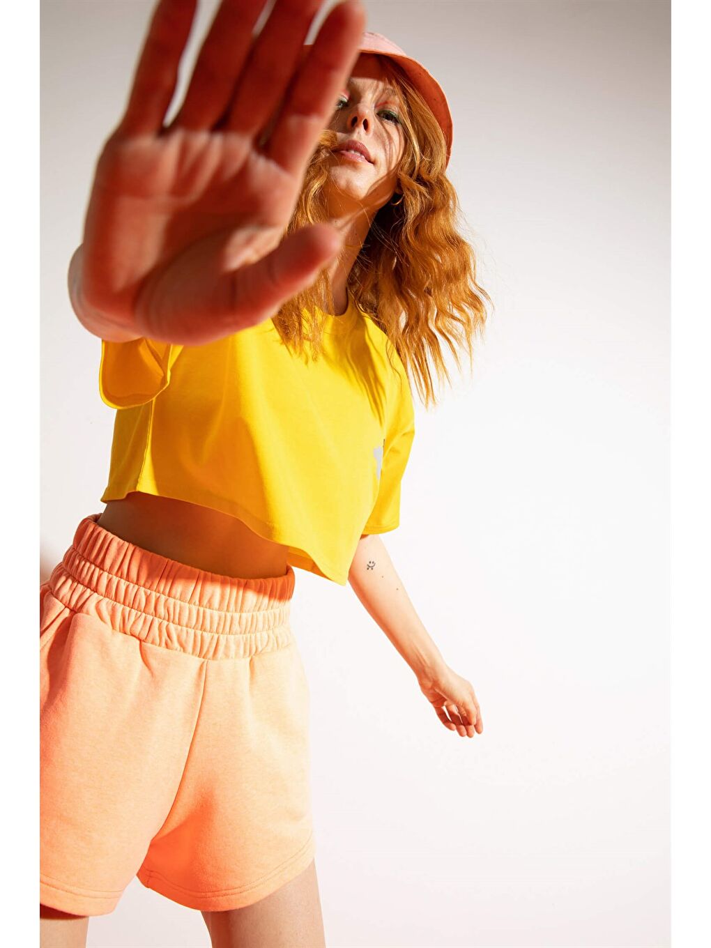 Kadın Kısa Shadow Panda Sarı T-Shirt-2