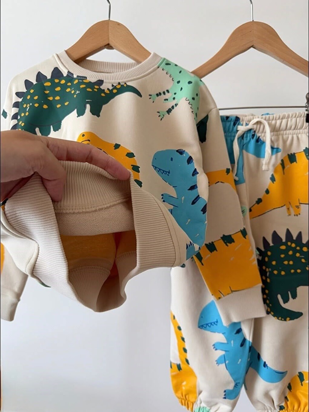 Çocuk Dinozor Desenli Bej Sweatshirt Ve Eşofman Altı Takımı-4