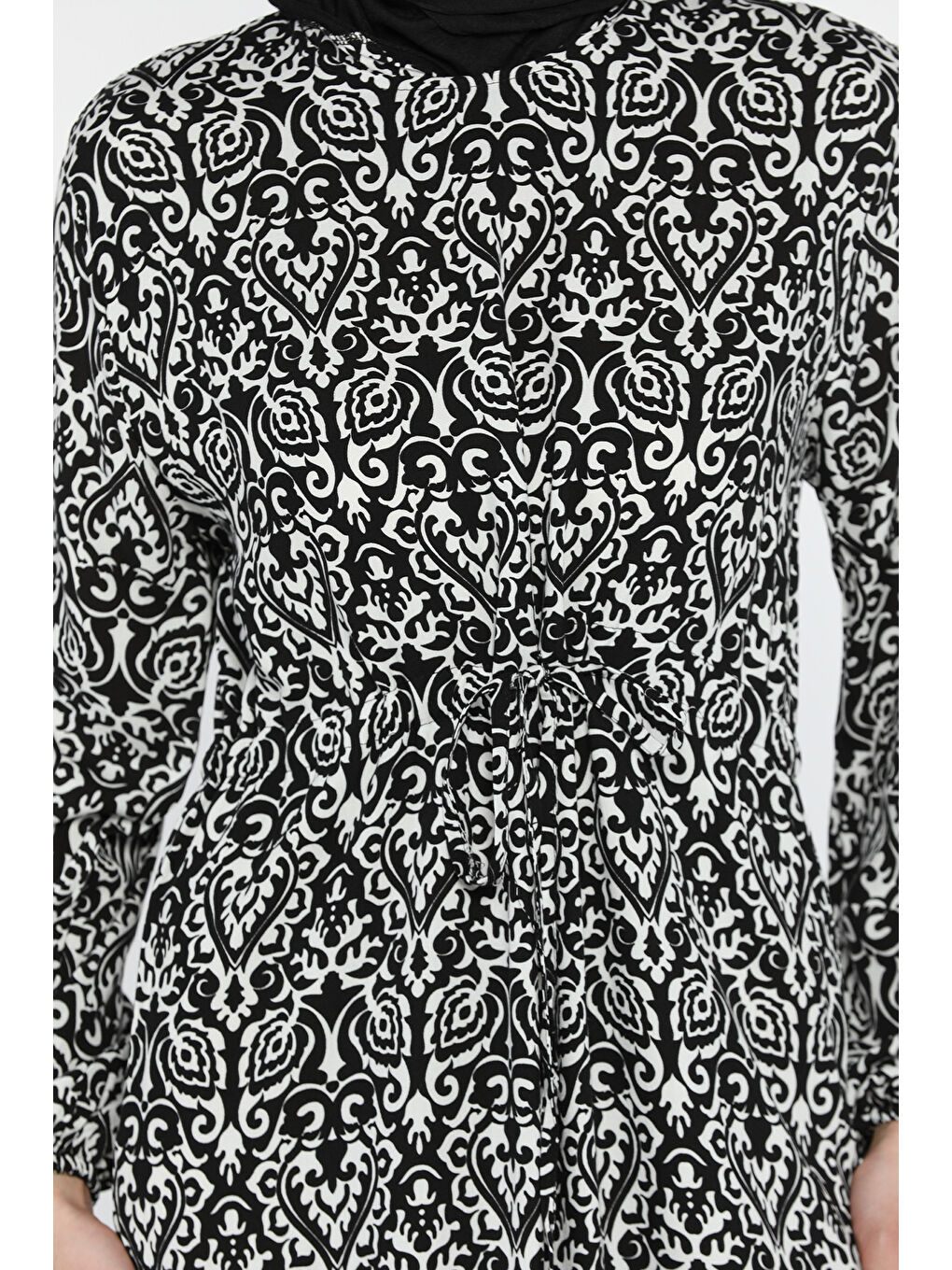 Siyah Desenli Bel Bağlamalı Tesettür Viskon Elbise-6