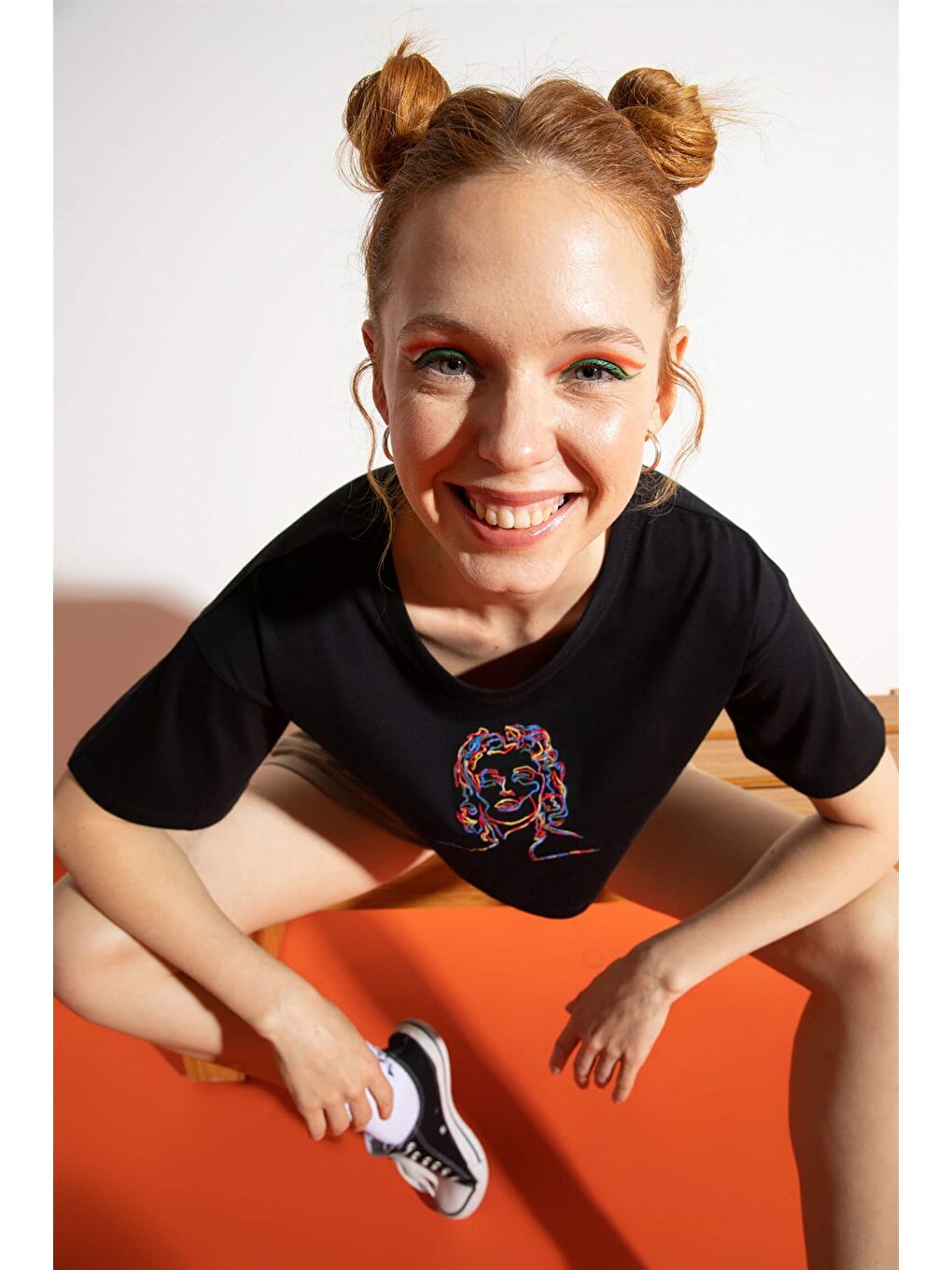 Beyaz Kadın Kısa M.M. Siyah T-Shirt-3