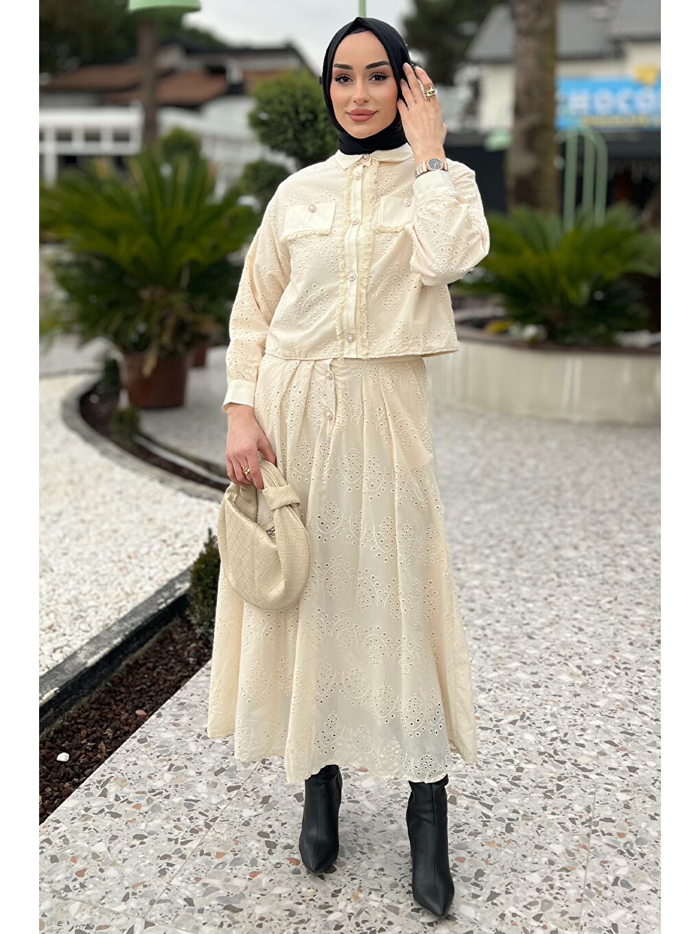 Bej Kadın Püskül Detaylı İnci Düğmeli Fistolu Tesettür Gömlek Etek İkili Takım-4