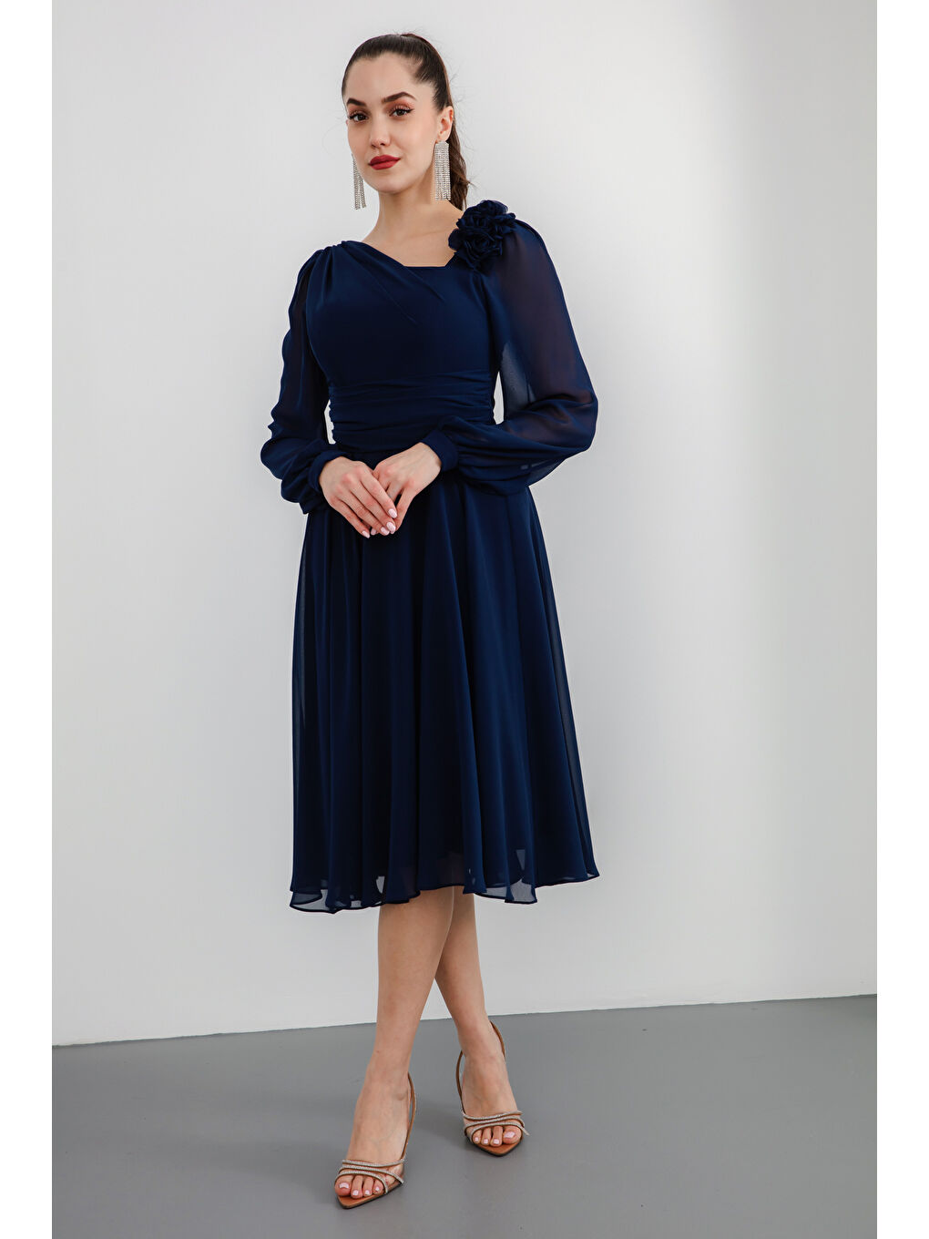 Kadın Lacivert Çiçek Detaylı Midi Abiye Elbise-1