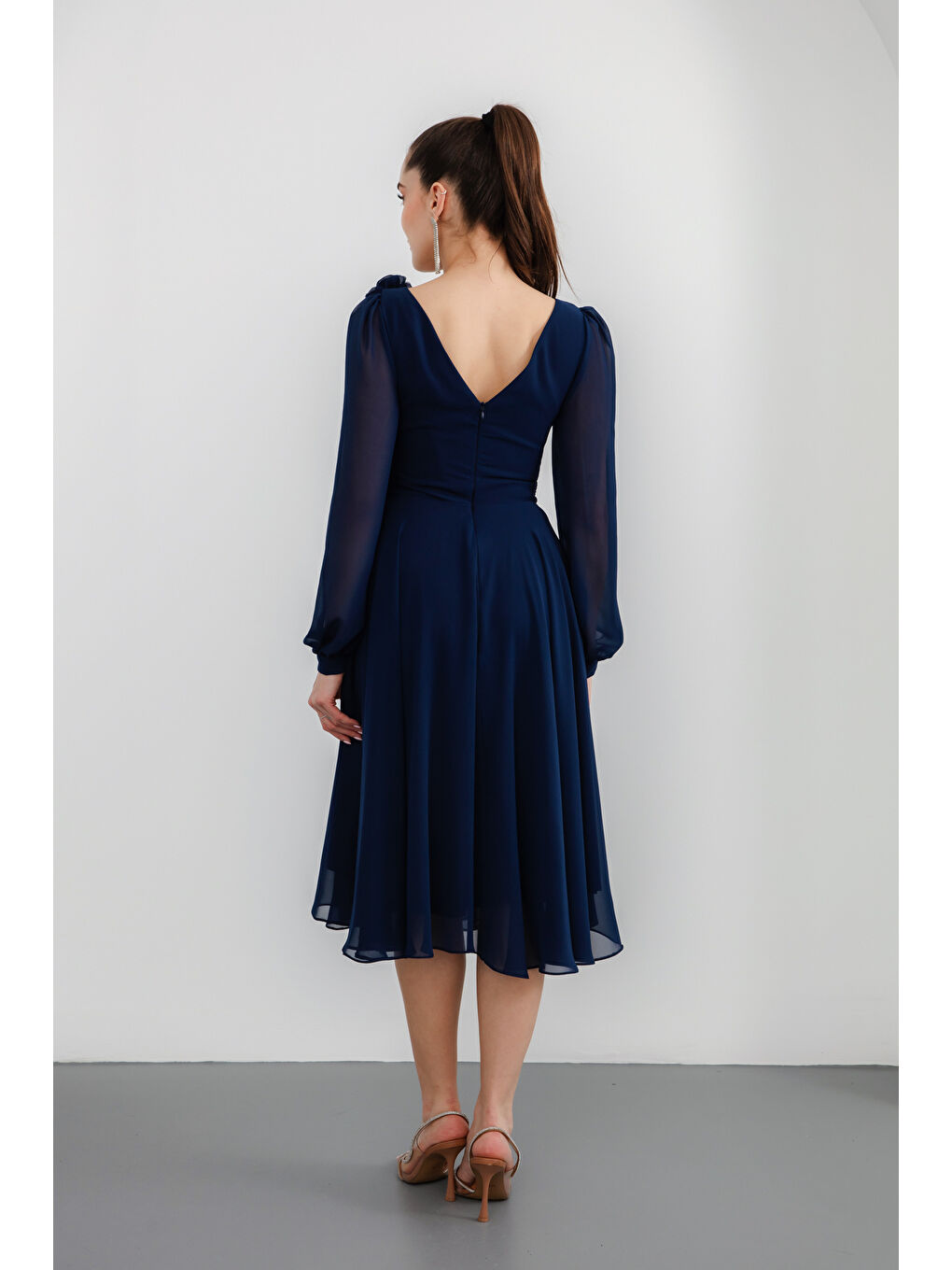 Kadın Lacivert Çiçek Detaylı Midi Abiye Elbise-4