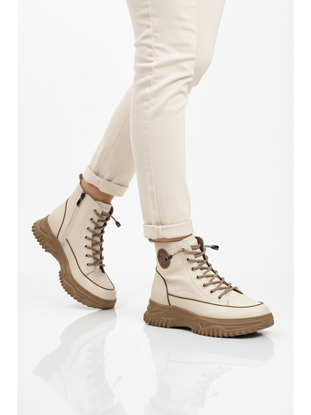 Bej Bağcıklı Fermuarlı Kadın Bot 24K310-13 Z