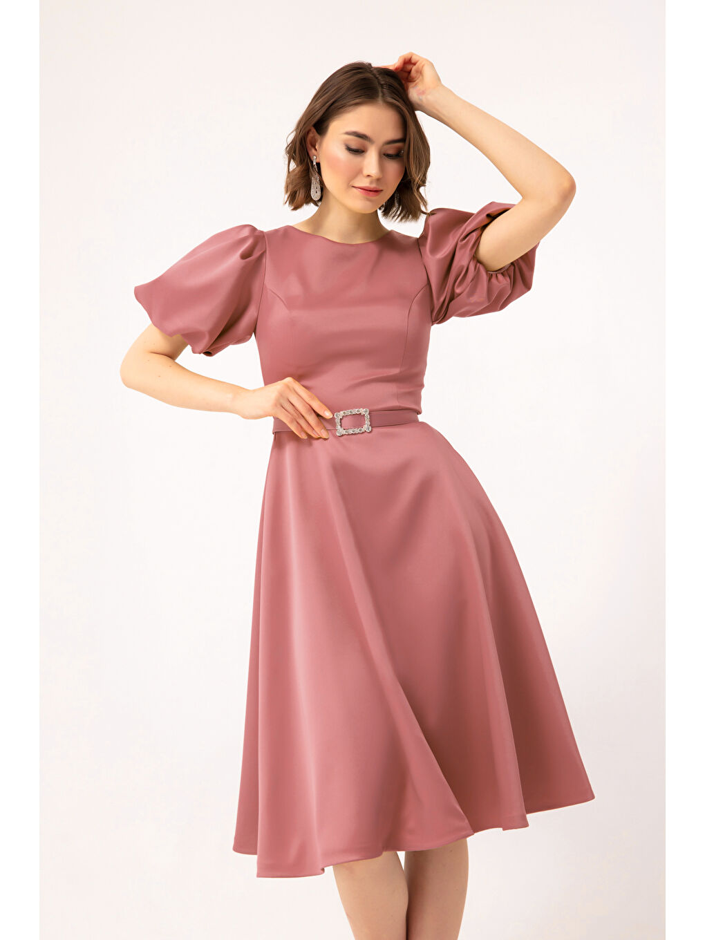 Pembe Kadın Somon Balon Kollu Taşlı Kemerli Mini Saten Abiye Elbise-3